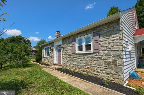 3 Roselawn Ave, Lancaster, PA 17603-6607