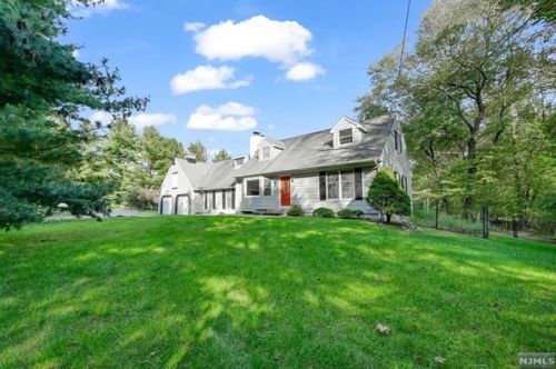661 Campgaw Rd, Mahwah, NJ 07430-2500