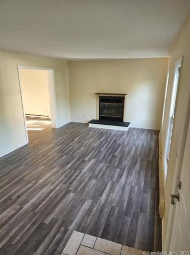 151 Pembroke Ave, Waterbury, CT 06704-1340