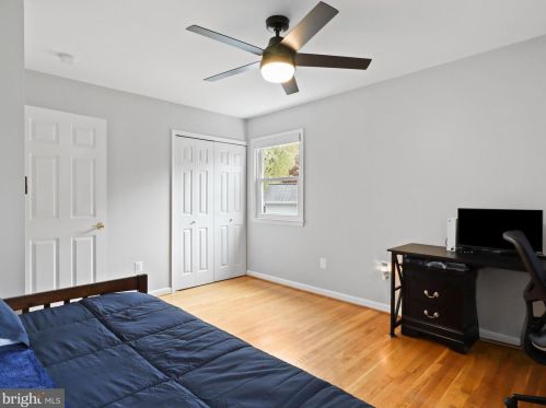 6702 Emporia Ct, Springfield VA  22152-3034 exterior