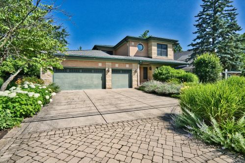 1104 Wincanton Dr, Bannockburn, IL 60015-3139