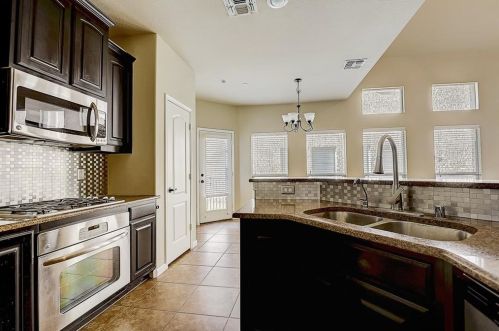 4272 Comanche Dr, Carrollton TX 75010-3300 exterior