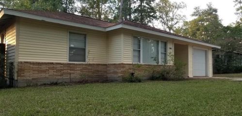 1305 Bettes St, Conroe TX  77301-1710 exterior