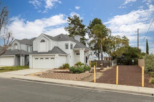1862 Blackhawk Ave, Oceanside, CA 92056-2974