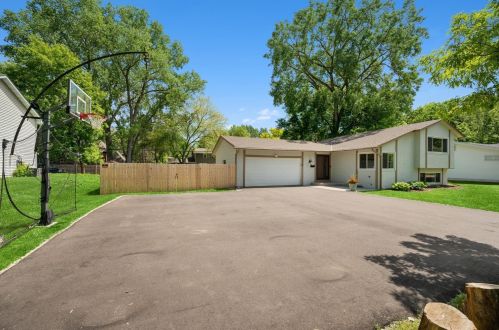 1710 Winnetka Ave, Minneapolis MN  55427-3923 exterior