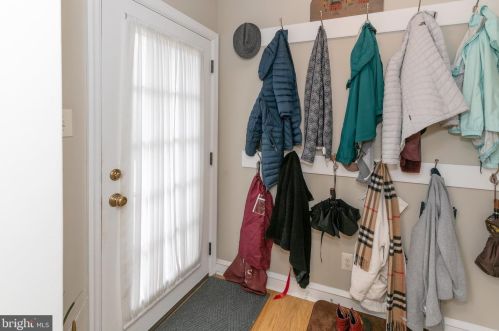 561 Crystal Lake Ave, Tavistock NJ 08033-2748 exterior