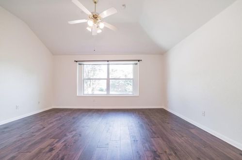 15624 Fisher Is Dr, Austin TX  78717-3833 exterior