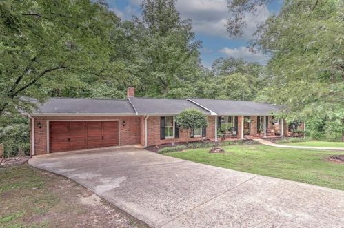 1407 Woodland Cir, Gainesville, GA 30501-1651