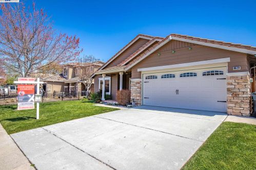 9020 Brittany Ct, Gilroy, CA 95020-7514