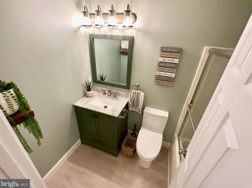 9 Hickory Rd, Carlisle PA 17015-9707 exterior