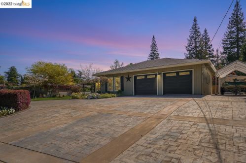 2601 Oakhurst Dr, Valley Home, CA 95361-2217