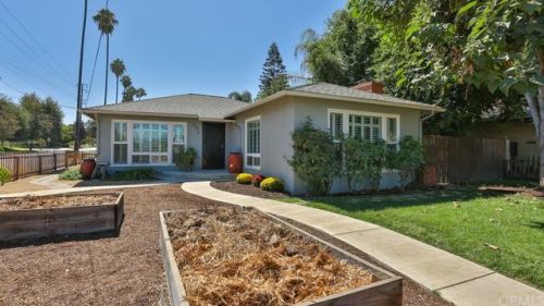 696 Palm Ave, Redlands, CA 92373-5830