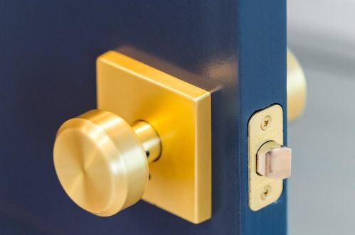 2731 Arden Rd, Atlanta GA  30305-1913 exterior