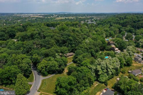 2363 Henbird Ln, Lancaster, PA 17601-2864