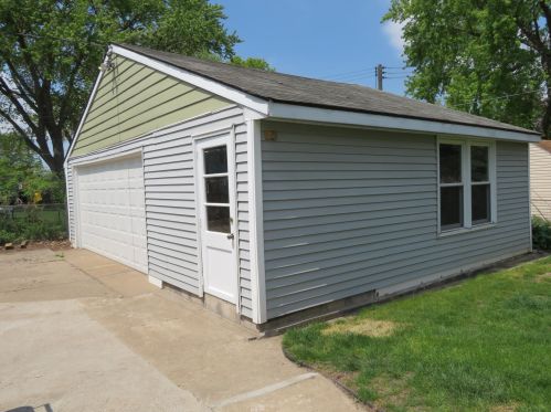 1377 Ames Ave, Saint Paul MN  55106-3518 exterior