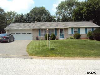 1830 Roxboro Rd, York, PA 17402-4814