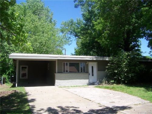 2612 Elizabeth St, Muskogee, OK 74401-5641