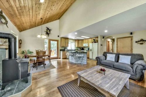 14575 Donnington Ln, Truckee CA  96161-2200 exterior