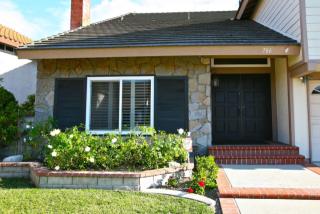 786 Ridgeview Rd, Anaheim, CA 92807-4817