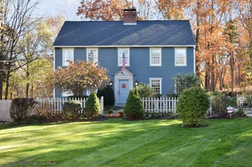 43 Wilbur Rd, Lincoln, RI 02865-4308