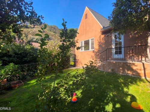 1431 Hillside Dr, Glendale CA  91208-2416 exterior