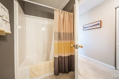 1877 Clifftop Ln, Pueblo CO 81007-3931 exterior