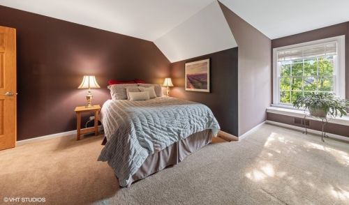 6755 Fieldstone Dr, Willowbrook IL  60527-5294 exterior