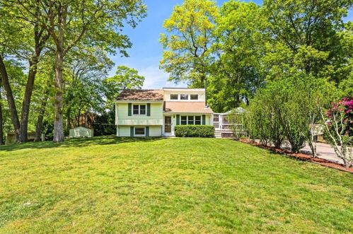 11 Canton St, Westerly, RI 02808-1309