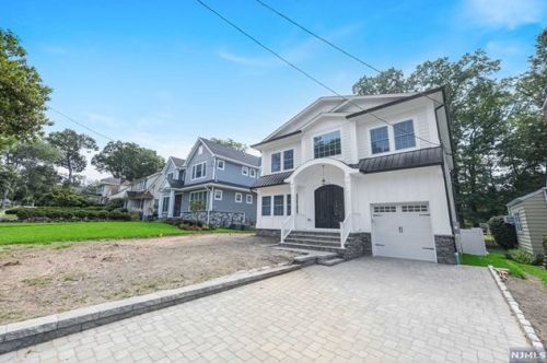 308 Henry St, Hasbrouck Heights, NJ 07604-1712