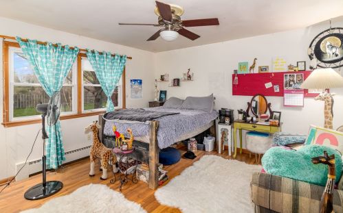 217 Maplewood Dr, Sycamore IL  60178-1237 exterior