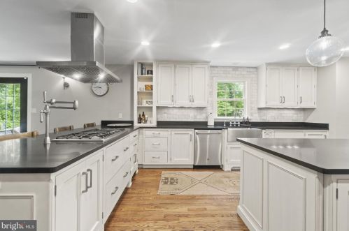 102 Bellehahn Ct, Severna Park MD  21146-4804 exterior