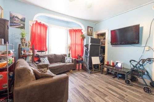 22 Chadwick St, Paterson NJ  07503-3133 exterior