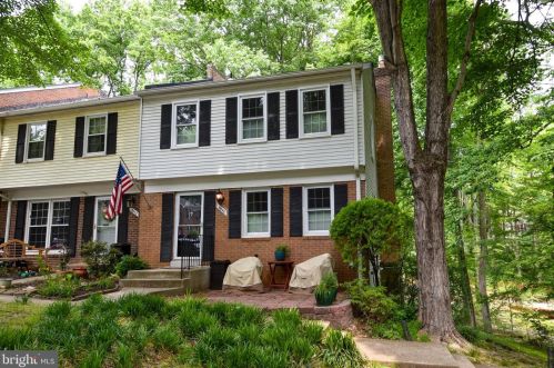 5640 Kirkham Ct, Springfield VA  22151-1709 exterior