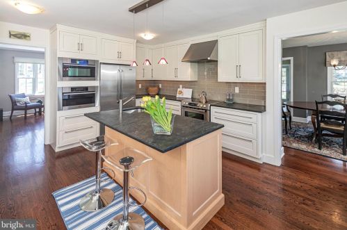 23 Honeybrook Dr, Princeton NJ  08540-7408 exterior