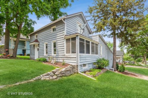 302 Washington St, Barrington Hills, IL 60102