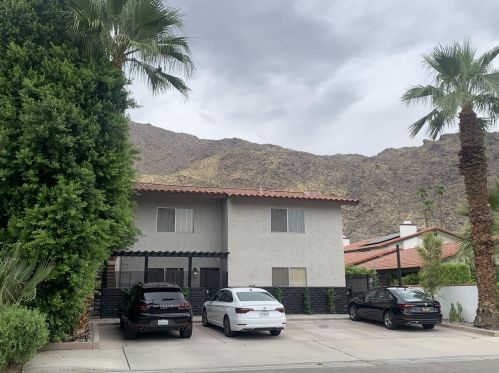 225 Cahuilla Rd, Palm Springs, CA 92262-6343