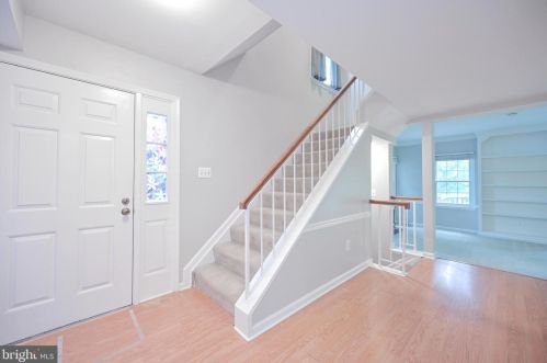 8501 Springfield Oaks Dr, Springfield VA  22153-3544 exterior