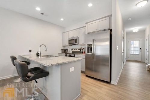3132 Meadowstone Ln, Atlanta GA  30331-2939 exterior