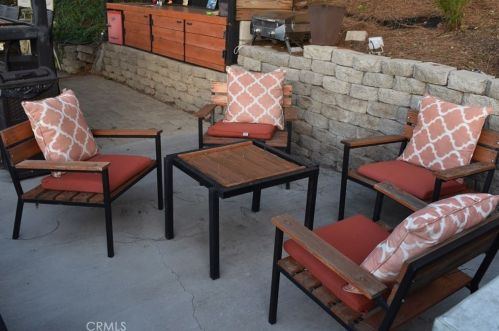5092 Myrtle Ave, Riverside CA  92506-1423 exterior