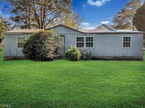 49 Blue Jay Dr, Midway, GA 31320-3616