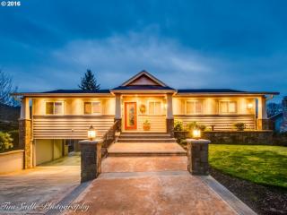 1769 Riverview Dr, Roseburg, OR 97471-6104