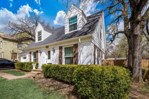 5263 Meadowbrook Dr, Fort Worth TX  76112-4823 exterior