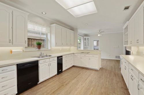 2221 Lorraine Dr, Carrollton TX 75006-4322 exterior