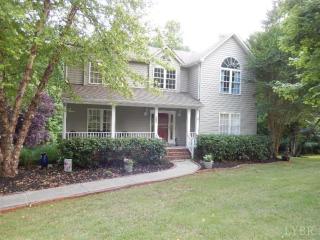 304 Swan Ln, Forest, VA 24551-2660