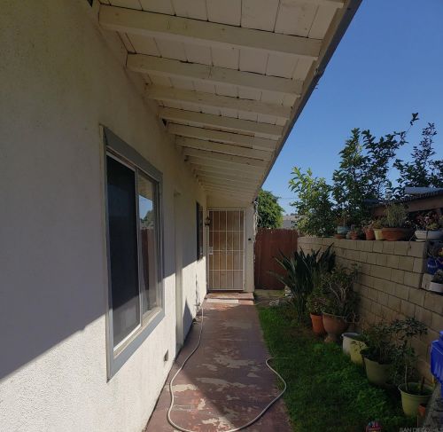 575 Charlotte Dr, San Marcos, CA 92069-1704