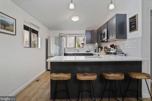 4 Pileated Woodpecker Ln, Hedgesville WV  25427-6232 exterior