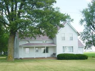 6355 Twombly Rd, Dekalb, IL 60115-8510