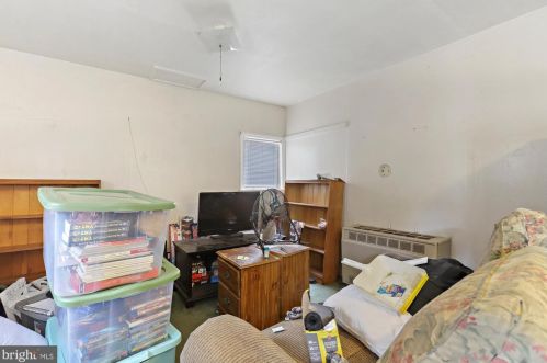 216 Carlisle St, Hanover PA 17331-2448 exterior