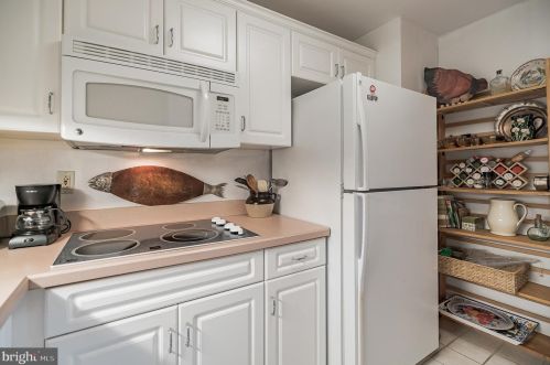 2300 Windrow Dr, Princeton NJ 08540-5020 exterior