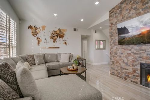 1126 Positano Ave, Anaheim CA  92808-1533 exterior
